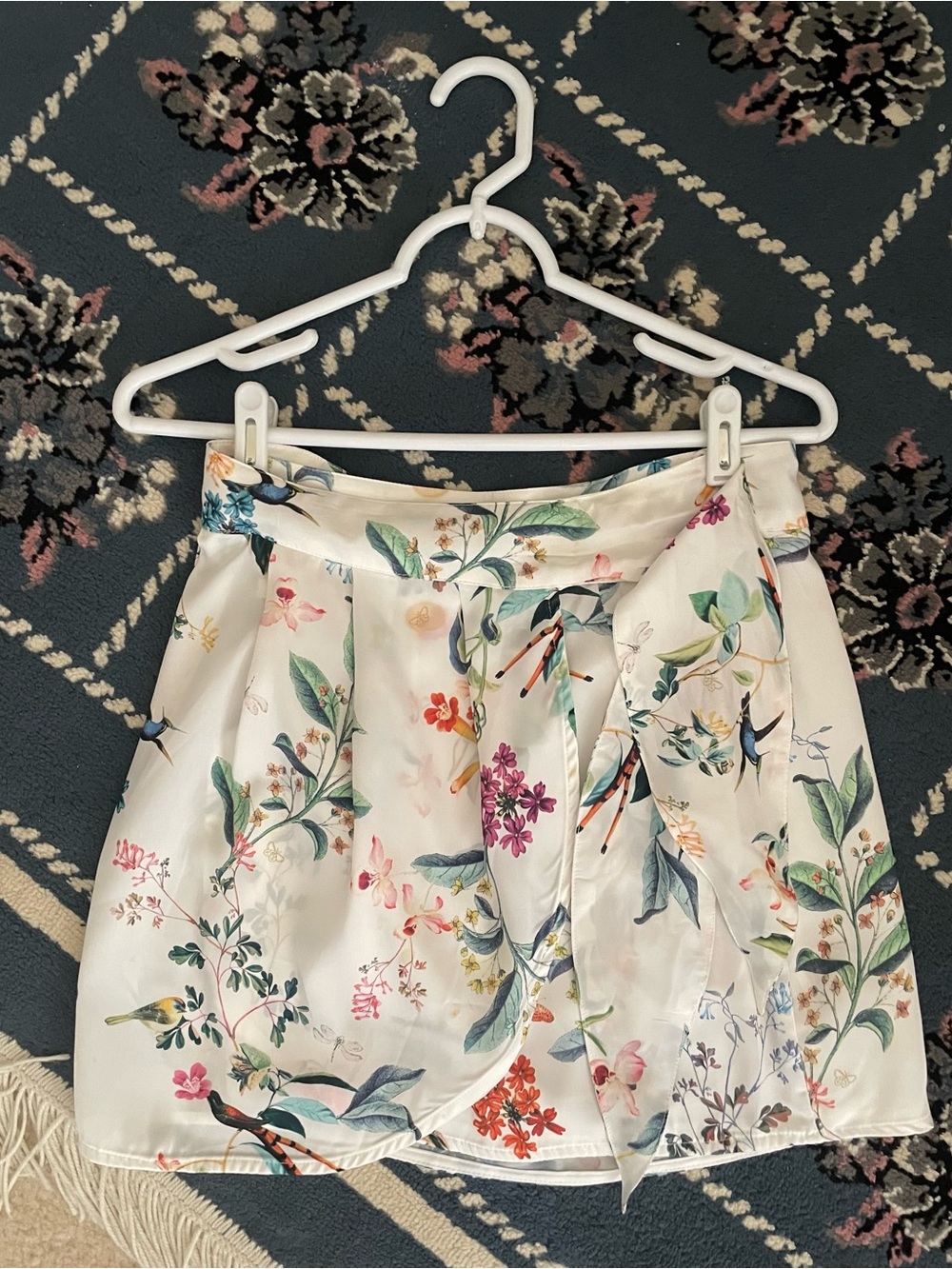 stradivarius White Floral Wrap Skirt with Botanical Print